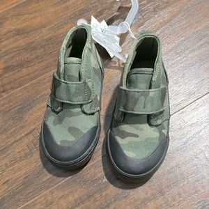 Old Navy Boy Shoe 5c